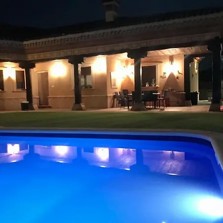 Villa Mimar De Pinares Holiday home Nava de la Asuncion