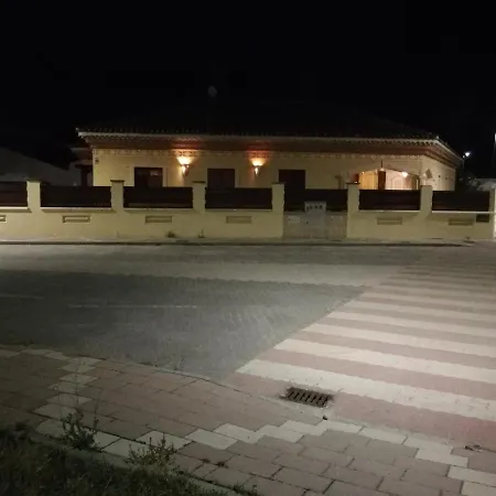 Villa Mimar De Pinares Holiday home Nava de la Asuncion